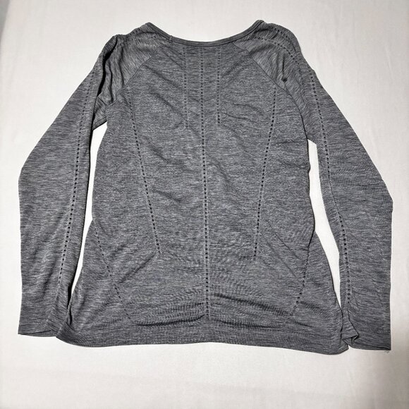 Athleta Gray Long Sleeve Perforated Top Medium Lightweight Activewear Stretchy - Picture 2 of 10